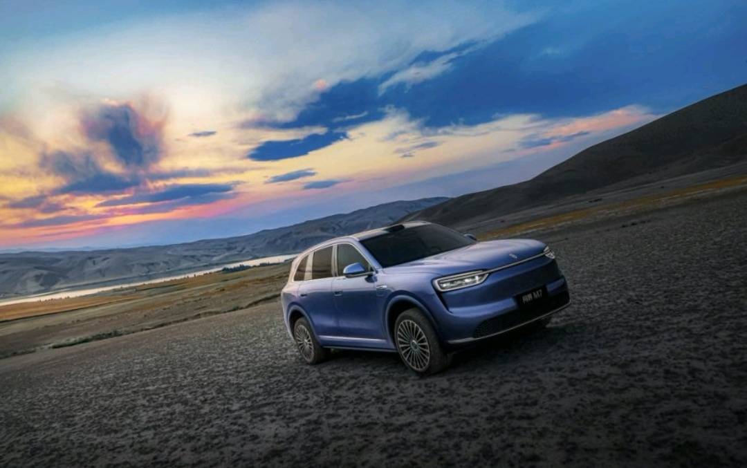 新問界M7上市即賣爆