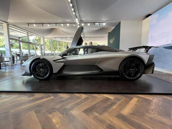 阿斯頓·馬丁亮相古德伍德,F1靈感混動超級跑車震撼登場