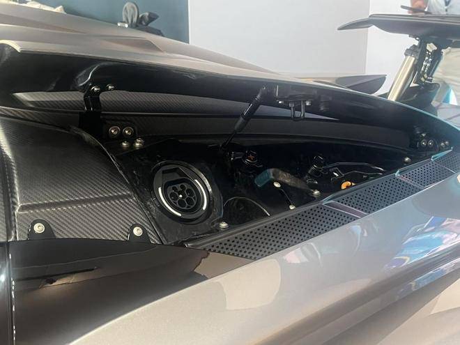 阿斯頓·馬丁亮相古德伍德,F1靈感混動超級跑車震撼登場