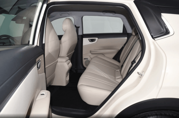 試駕2025款五菱繽果S:純電小車在城市通勤中,實(shí)用性與舒適性表現(xiàn)幾何?